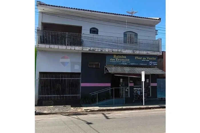 Sobrado com ponto comercial de Luxo no Centro de Três Lagoas à Venda
