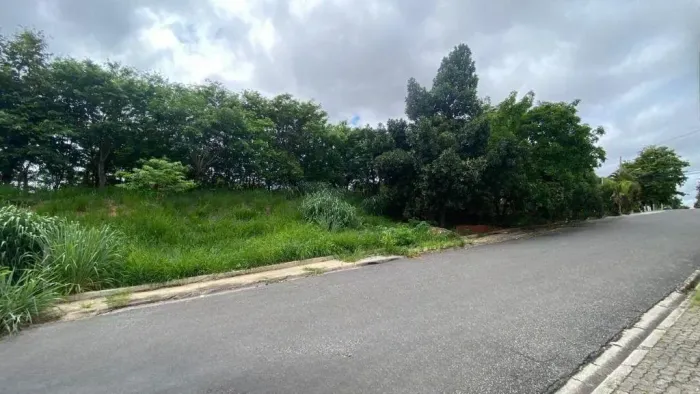 Área à venda- Jardim Gonçalves
