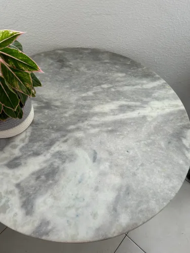 Mesa de janta redonda- Mármore