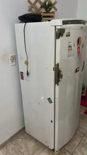 Geladeira a seco perfeito estado 