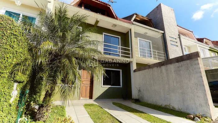 Sobrado triplex à venda em Campo Comprido  3 dormitórios, ático, espaço gourmet e quintal