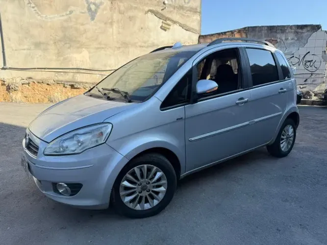 Fiat Idea Essence 1.6 Flex 16V 5P 2011
