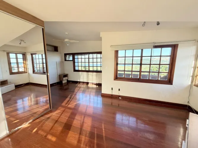 Casa em Condomínio para Locação em Niterói, Camboinhas, 4 dormitórios, 2 suítes, 3 banheir