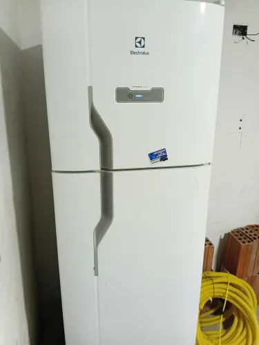 Vende se geladeira Electrolux