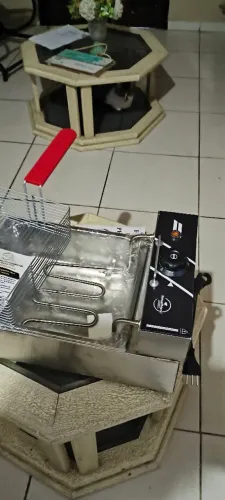Máquina de fritar salgados - nova