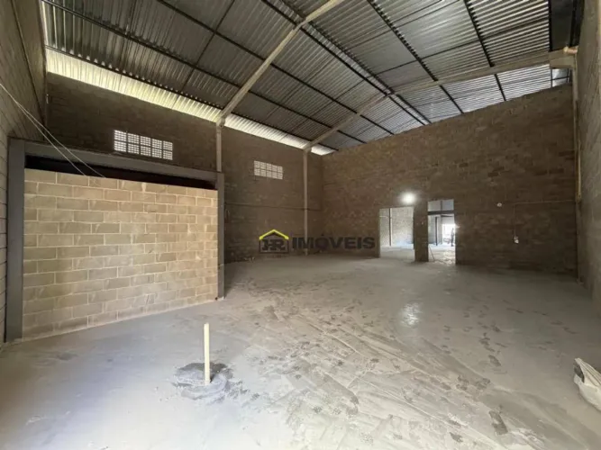 Galpão Comercial Amplo para Locação no Horto Zona Leste