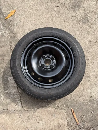 Estepe aro 15 original Fiat argo cronos pneu 185/60/15 Goodyear 