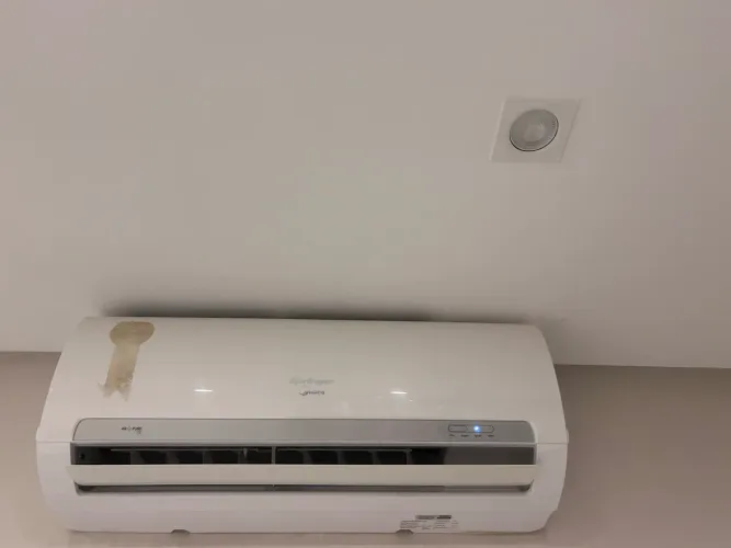 VENDE-SE AR-CONDICIONADO 9000 BTUS SPLIT
