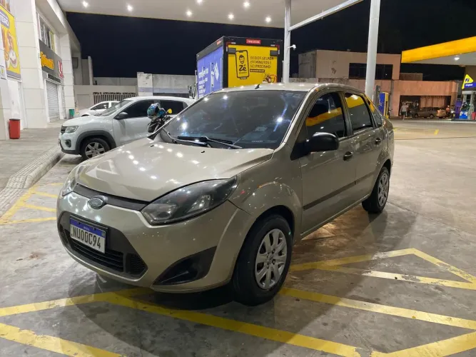 Ford Fiesta Sedan 1.0 8V Flex 4P 2011