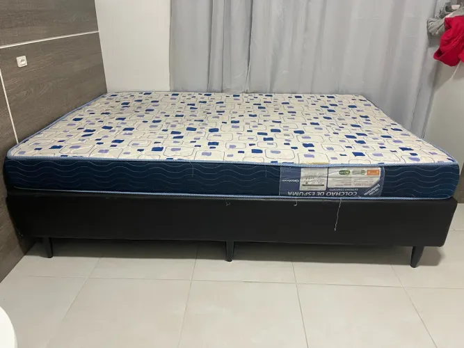 Cama Solteirão/Viúva com Colchão e Base - Ótimo Estado