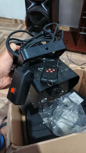 Kit máquina de fumaça,jogo de luz,etc...