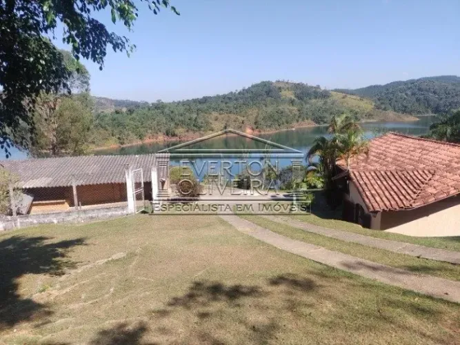 Linda Chácara Condomínio Fechado Igaratá com 4 dormitórios aceita permuta imóveis - Código