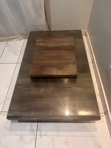 Mesa de centro de madeira e vidro