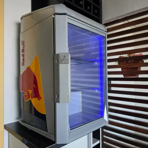 Geladeira Expositora Red Bull
