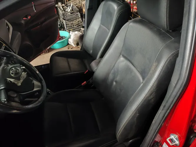 VENDO BANCO DE COURO YARIS 2019