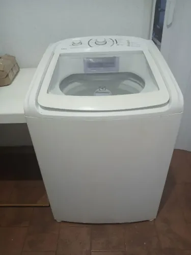 Máquina de lavar Electrolux 15 KG LES15 ( FUNCIONANDO PORÉM COM UM DEFEITO NA MOLA)