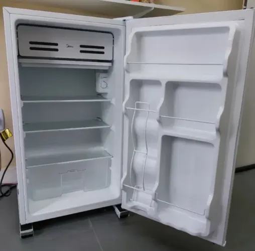 Frigobar Midea 93L Inversor 110V 220V