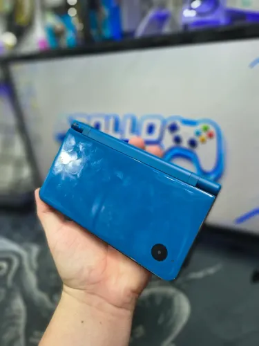 Vendo Nintendo DSi XL azul com poucos detalhes leia a descrição