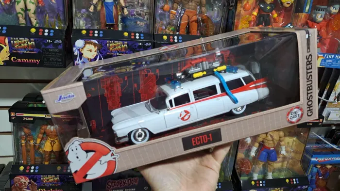 Miniatura Cadillac Ecto-1 Caça-Fantasmas 22 Cm Jada Toys 1:24 Com Detalhe no Vidro Lacrado