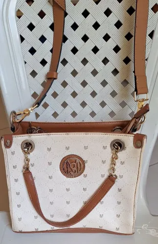 Bolsa Mônica Sanches