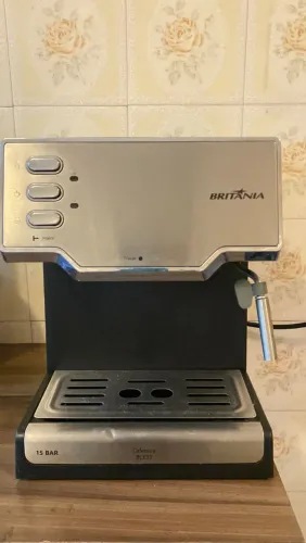 Cafeteira Expresso Britânia BFC33 15 Bar