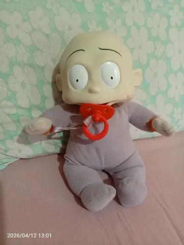 Boneco do desenho anjinho de 1997 está funcionando perfeitamente 