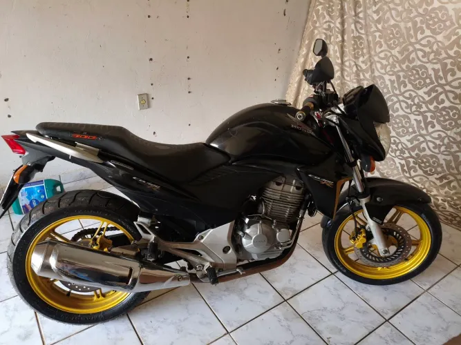 CB 300 R