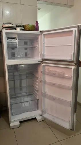 Geladeira Panasonic FrostFree Inverter 435L
