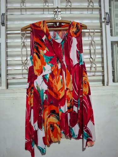 Vendo Blusa Feminina Colorida Nova 