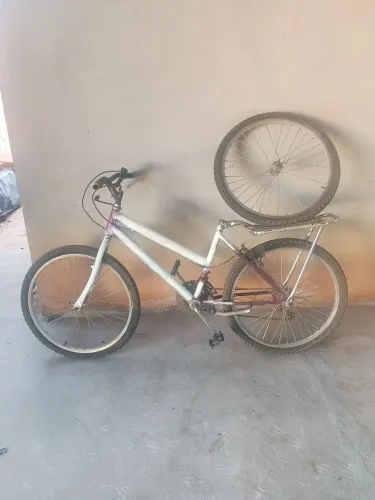 Bicicleta+Pneu por R$350,00