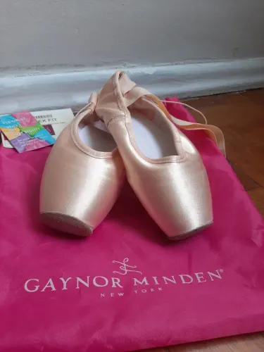 Sapatilha de Ponta Gaynor Minden Nova | Pronta para uso