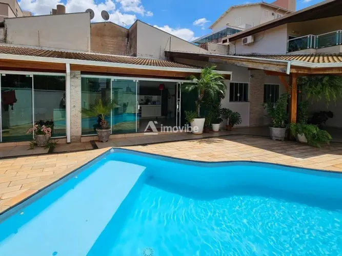 Casa com piscina e 3 quartos à Venda, Catharina Zanaga - Americana