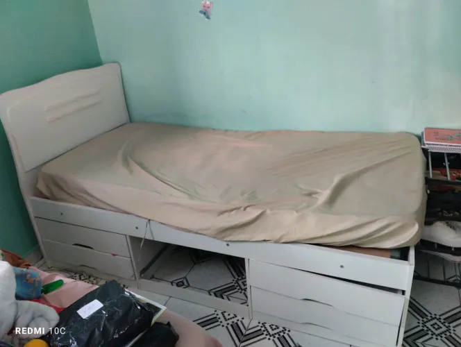 Cama solteiro 5 gavetas 