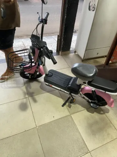 Bicicleta Elétrica Scooter Rosa