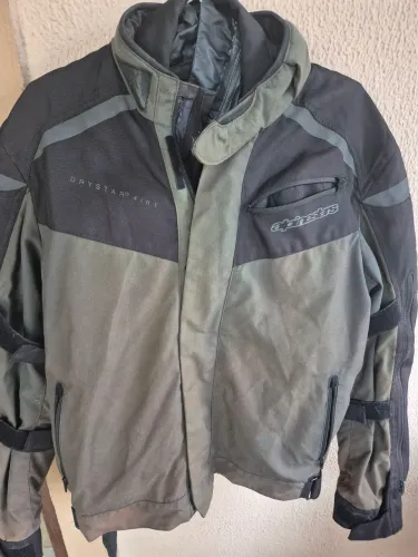 Vendo jaqueta motoqueiro são três em um