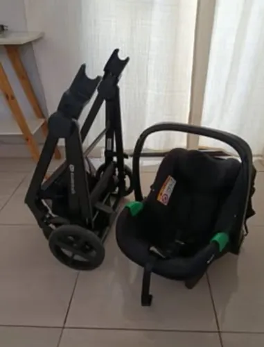 Bebê Conforto + Carrinho de Bebê Kinderkraft Newly