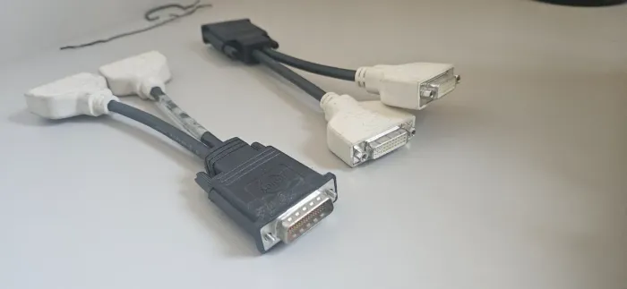 Cabo Adaptador DMS 59 para 2 DVI