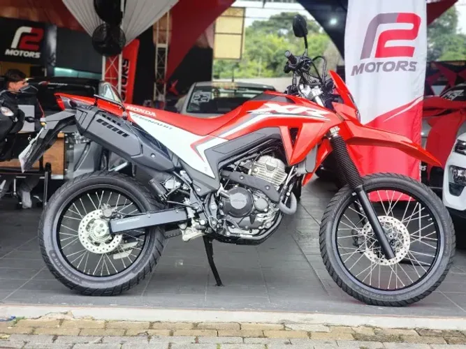 Tornado XR 300L 2025 - Baixo km, parece zero ! Aceito troca e Financio 