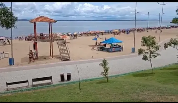 Apartamento para aluguel mobiliado Ed. Castelli e 4 quartos em Ponta Negra