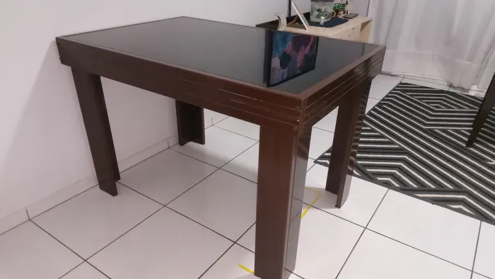 Mesa de jantar.