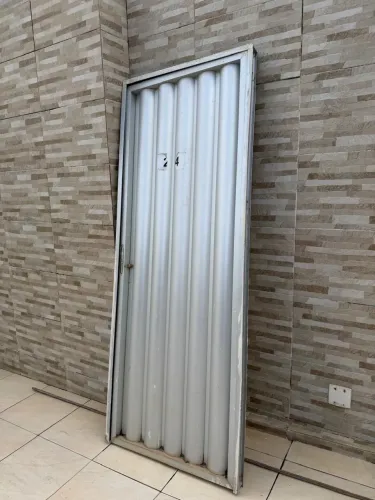 Portão de alumínio 80x2,20 Excelente estado com Fechadura Automática HDL