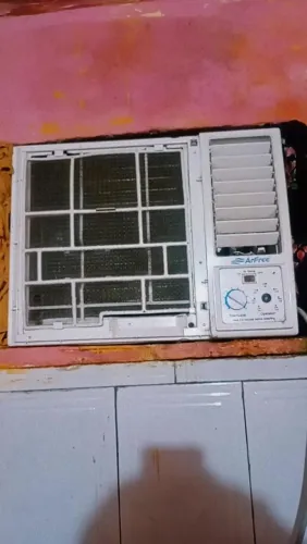 Vende se ar condicionado ar free gelando muito bem !