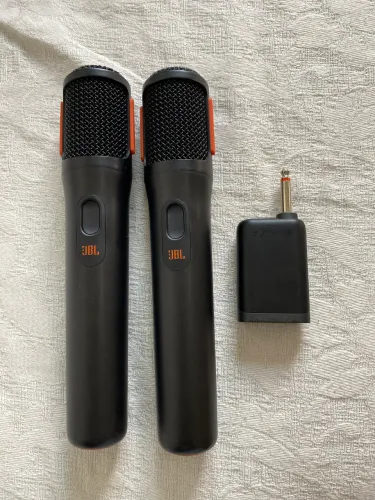 2 Microfones JBL c/ adaptador Bluetooth