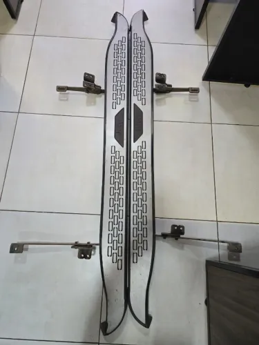 ESTRIBO LARERAL JEEP COMMANDER