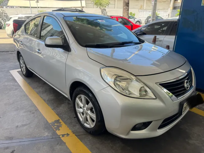 Nissan Versa SL 1.6 16V Flex Fuel 4P Mec. 2013