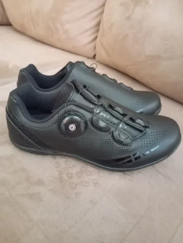 Sapatilha ciclismo tamanho 36, sem uso .