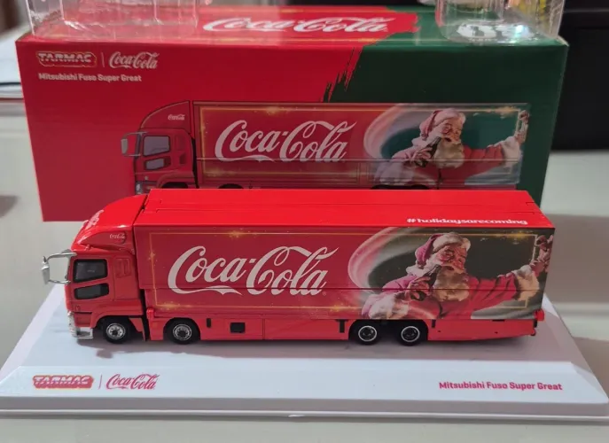 TARMAC MITSUBISHI FUSO SUPER GREAT COCA-COLA 
