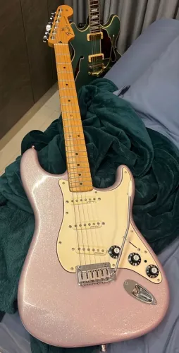 Guitarra fender 2010 com pintura custom Pink Sparkle
