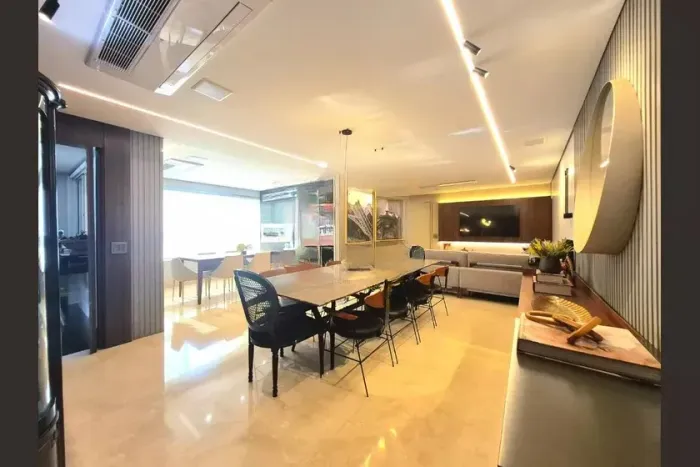 Apartamento à Venda - Coração de Jesus, 4 Quartos, 144 m2