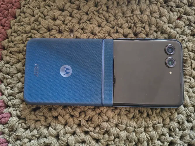 Usado - Motorola Razr 60 5G - 256GB